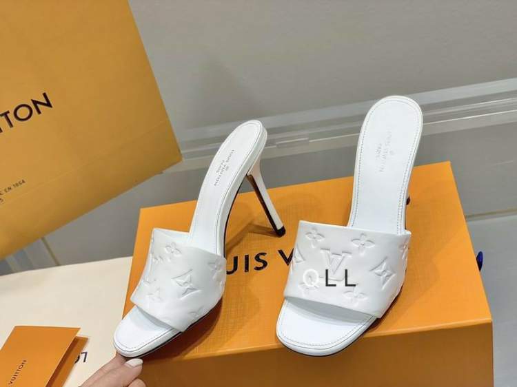 Picture of Louis Vuitton Shoes _SKULVsz34-41LL010312438